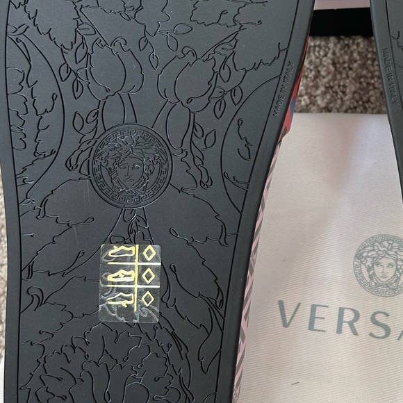 Versace slides NWT - Picture 5 of 8